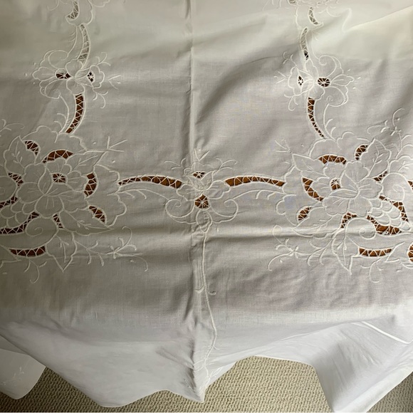 Vintage Table Linens - Picture 4 of 6
